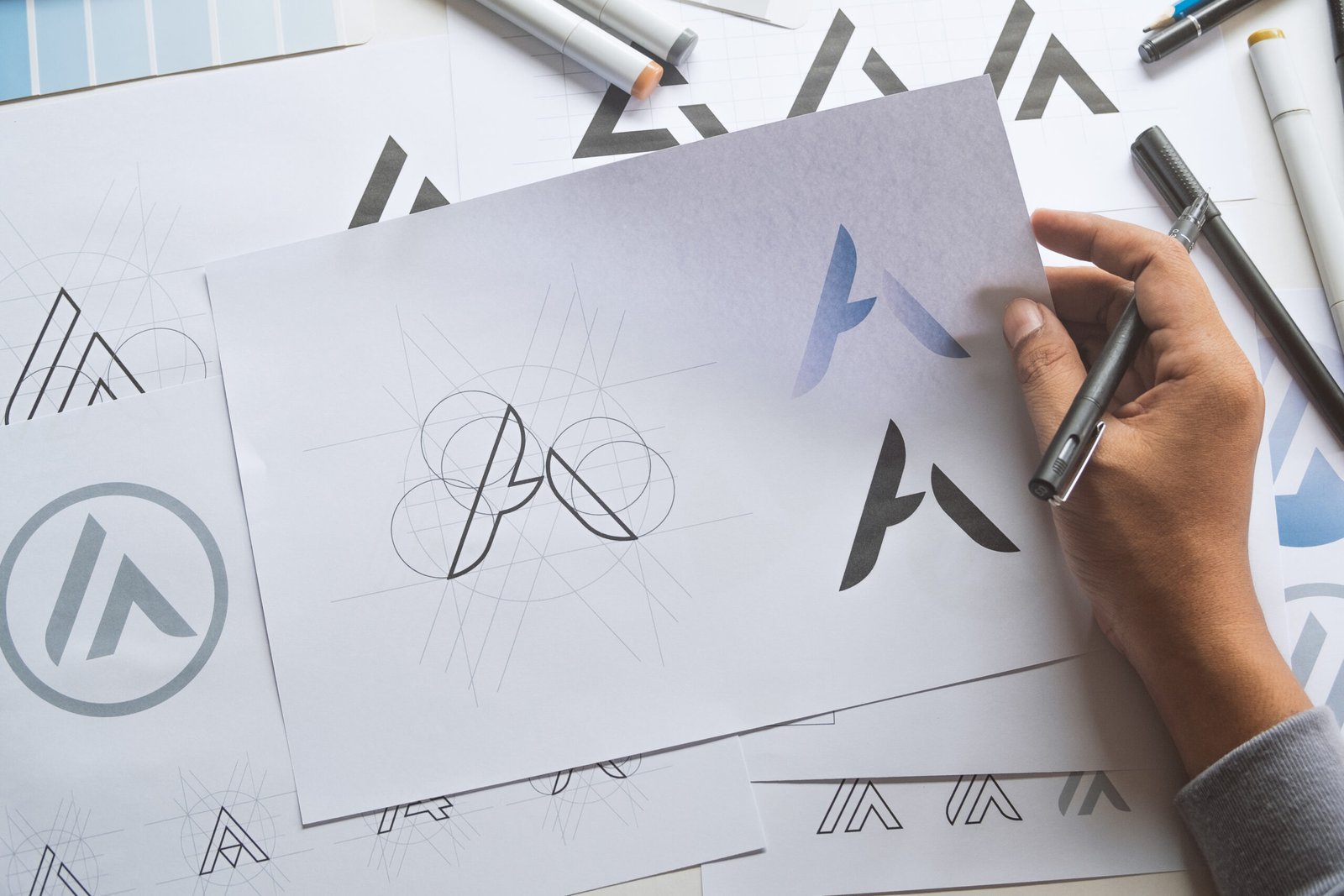 female doctor using mobile phone play social media in office.